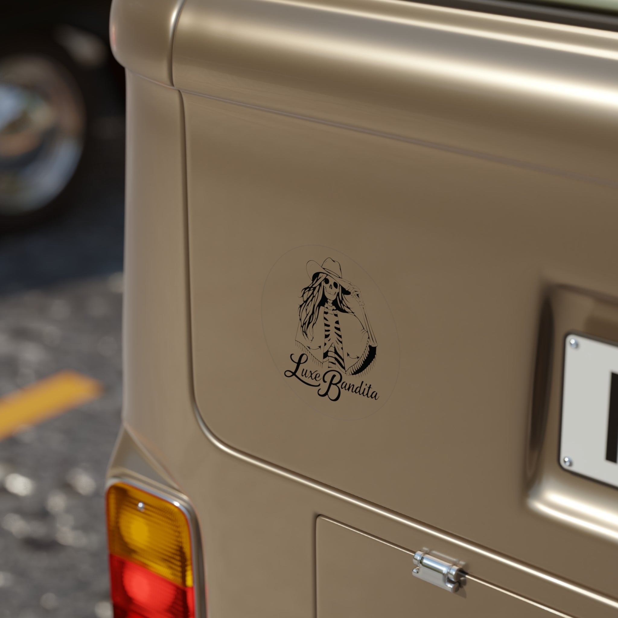 Luxe Bandita - Round Transparent Outdoor Sticker