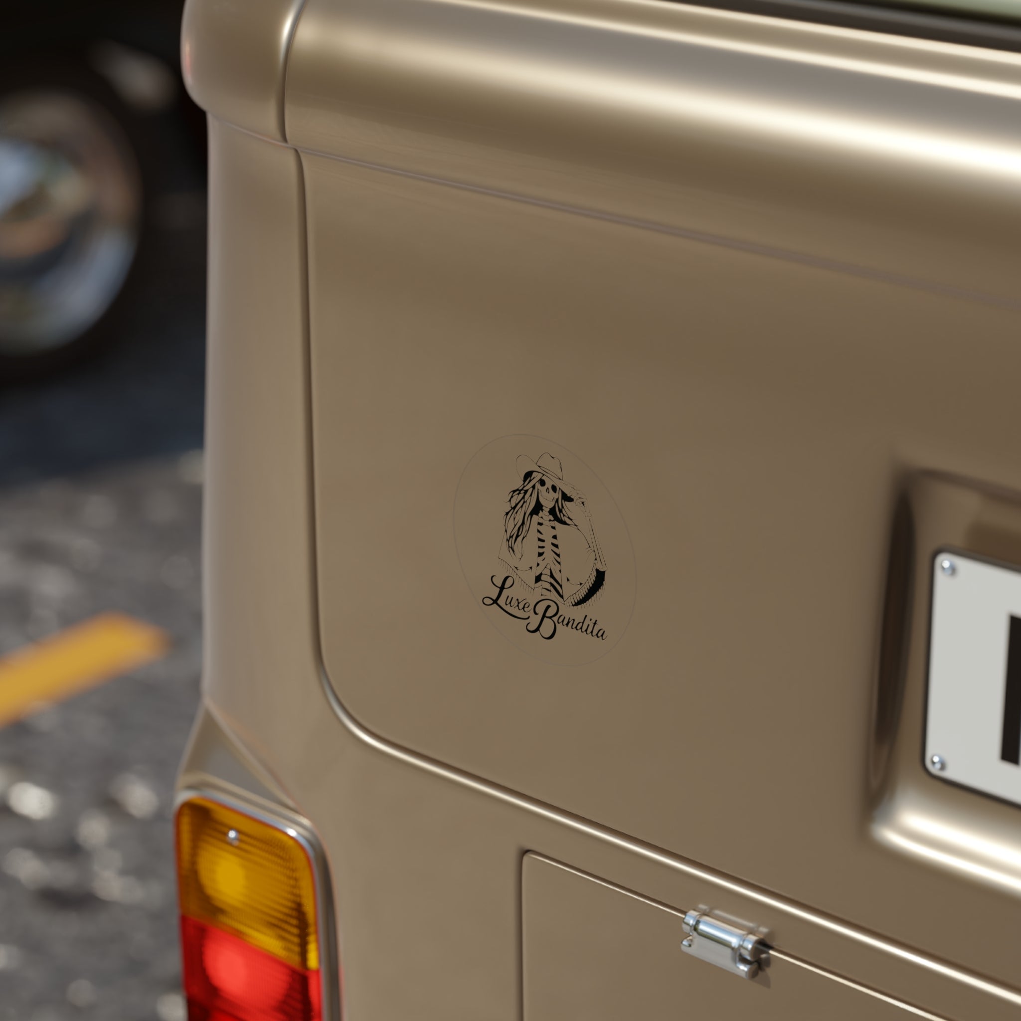 Luxe Bandita - Round Transparent Outdoor Sticker